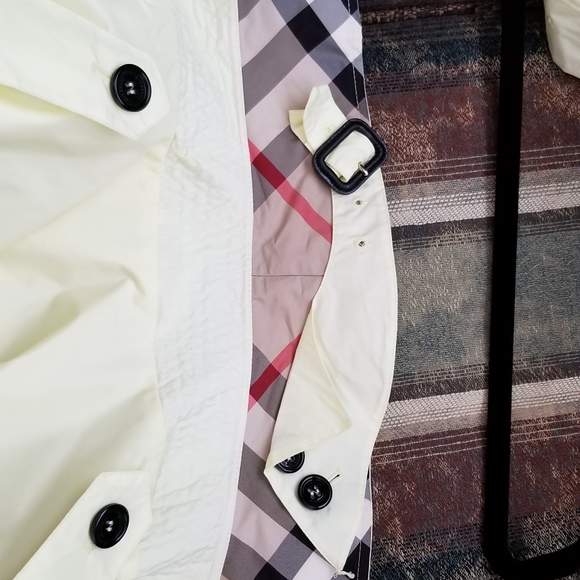 Burberry like new Iconic Rain Jacket - Yellow - Picture 7 of 8